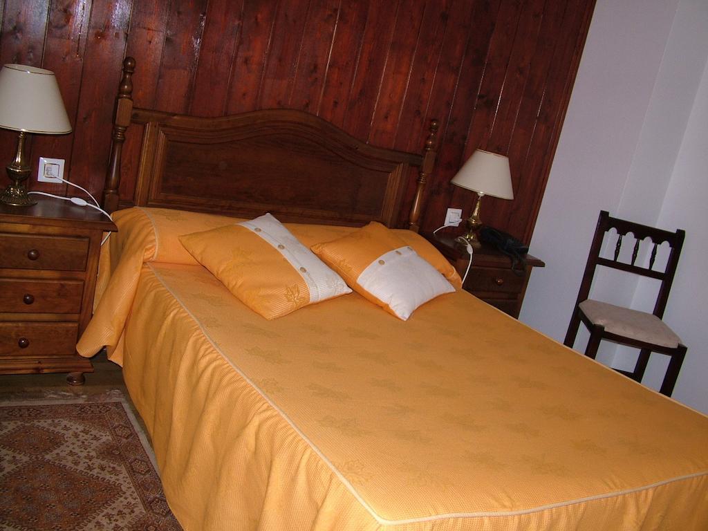 Hostal El Botero Cuzcurrita-Rio Tiron Bilik gambar