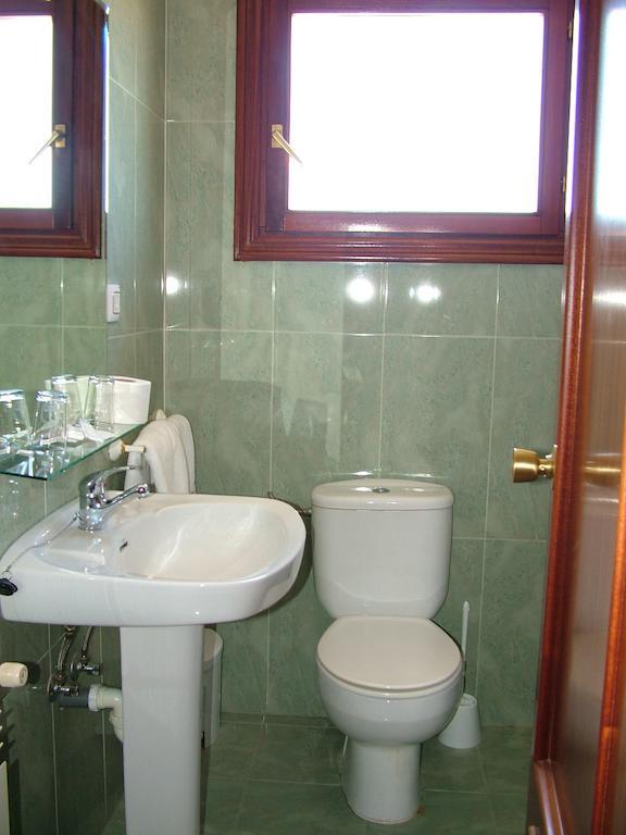 Hostal El Botero Cuzcurrita-Rio Tiron Bilik gambar